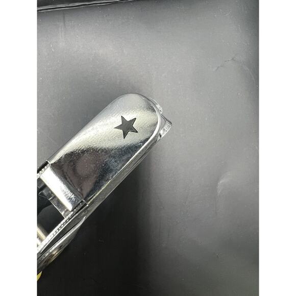 Fiskars‎ Hand Punch-Star, .25" F2300-2353 - Picture 4 of 4